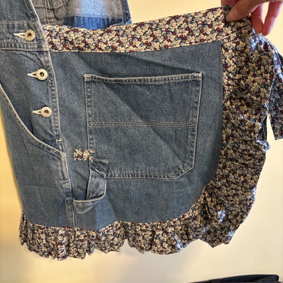 Demin Apron - Picture 7 of 8
